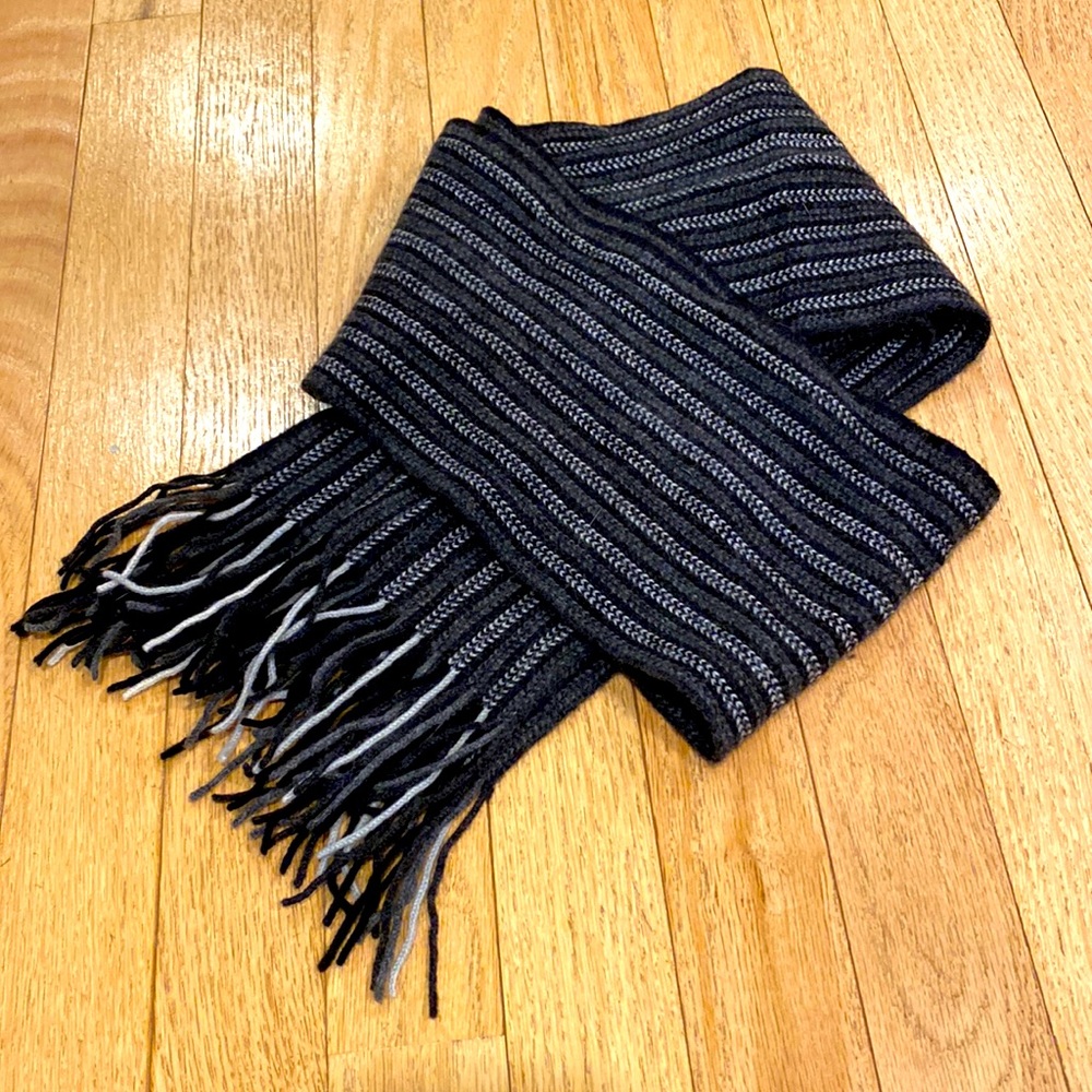 Scotland wool scarf.